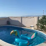 Tara With Pool Apartmán Povljana
