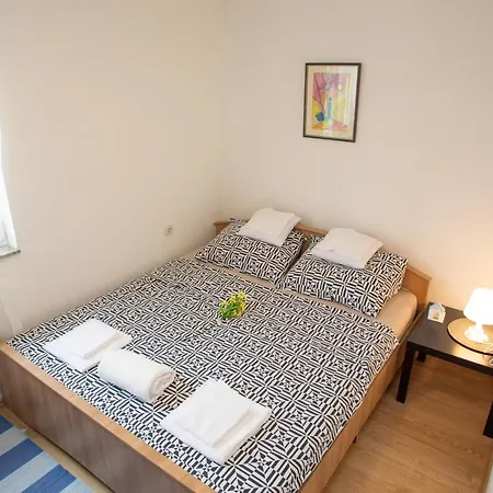 Tara With Pool Apartament